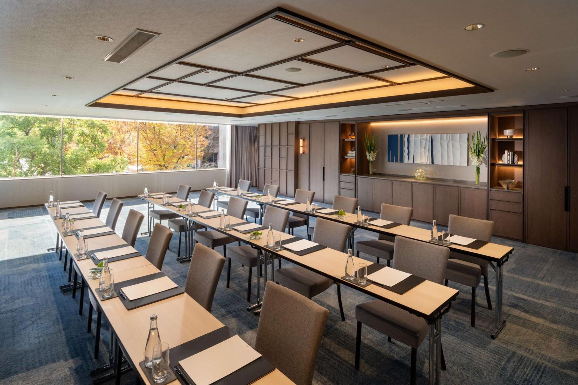 Hilton Tokyo Hotel Exterior photo