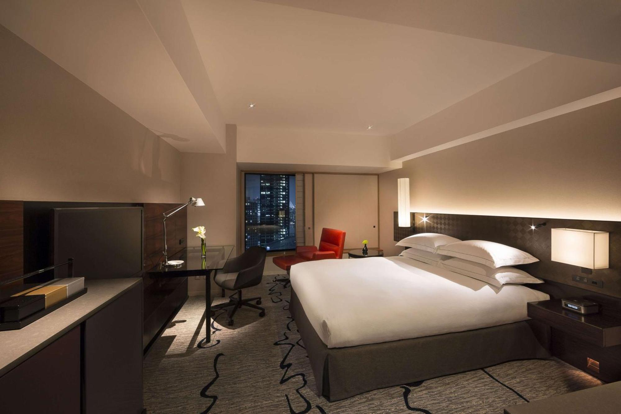 Hilton Tokyo Hotel Exterior photo